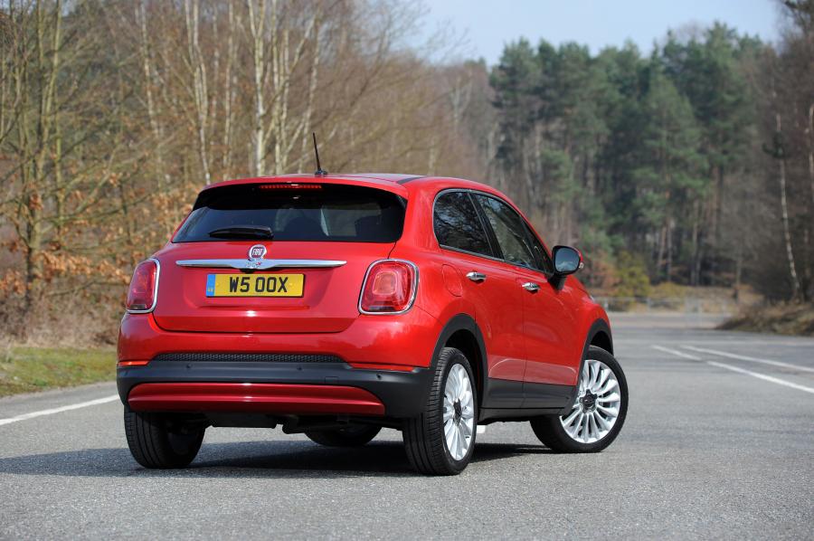  Fiat 500X 2015 года  (UK) (фото 21 из 31)
